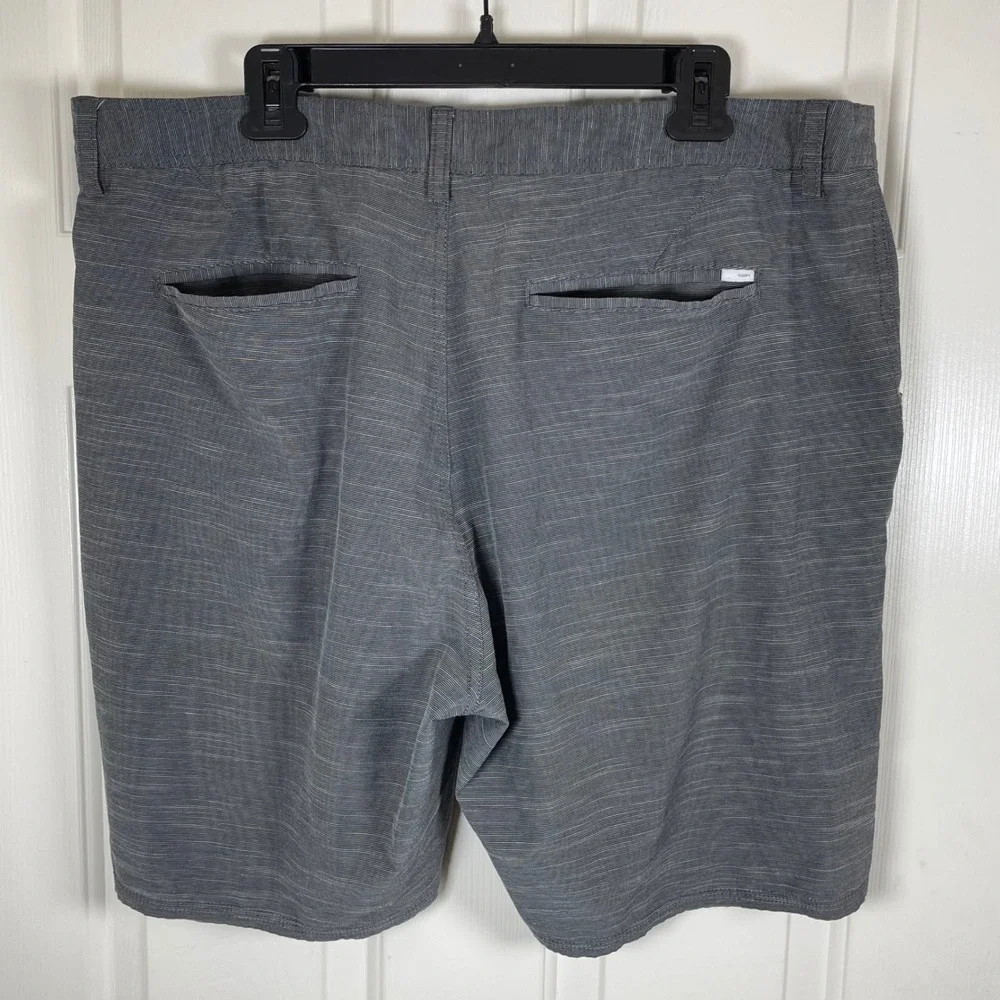 Vuori Aim Shorts Men 38 Charcoal Gray Performance Stretch Micro Stripe 8